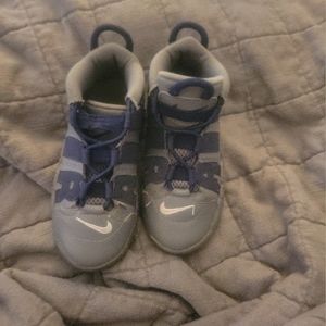 Nike Uptempo Georgetown Colorway